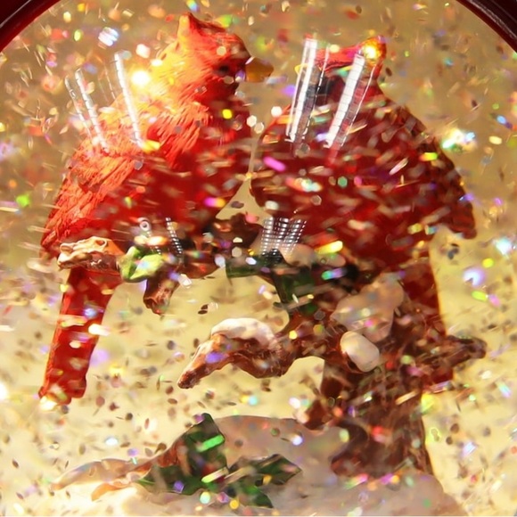 Holiday Time Red Cardinal Glitter Snow Globe ❄️ 🤶 - Picture 4 of 7